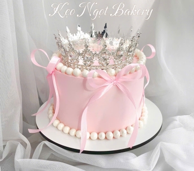 Xu hướng bánh kem kim tuyến luxury năm 2026