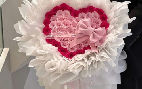 Top những hoa sáp hot mừng ngay valentine chỉ có tại Kẹo Ngọt Bakery