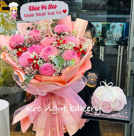 Combo hoa sáp và bánh kem tone hồng tại Kẹo Ngọt
