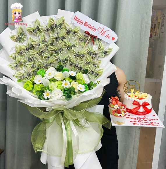 Combo hoa tiền 100k và bánh kem siêu hot 