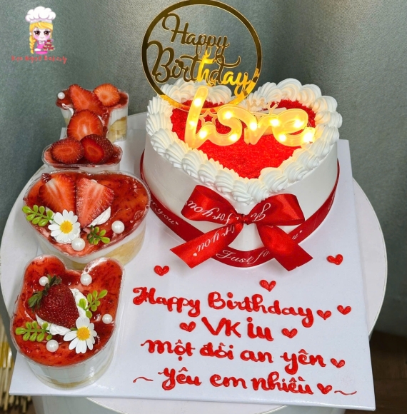 bánh kem trái tim thêm dâu tây tặng vợ yêu 