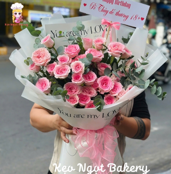 Bó hoa tone hồng tặng sinh nhật bé gái 