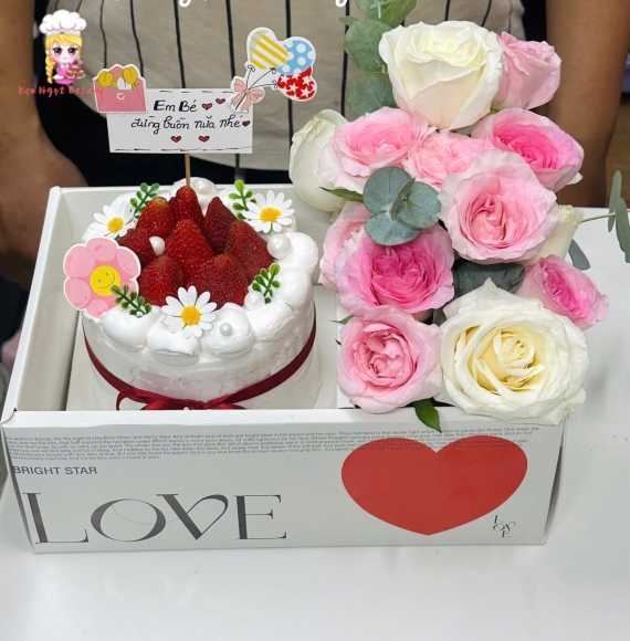 Combo bánh kem trái cây và hoa tươi siêu hot