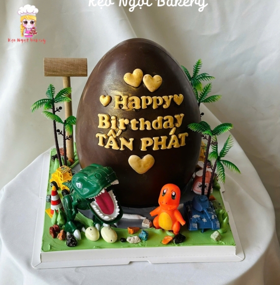 Bánh đập trứng socola kèm đồ chơi cho các bé trai 