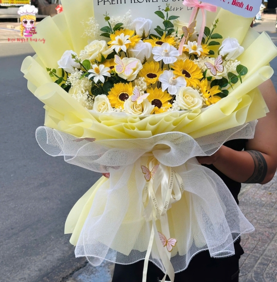 Bó hoa sáp tone vàng các bạn nữ 