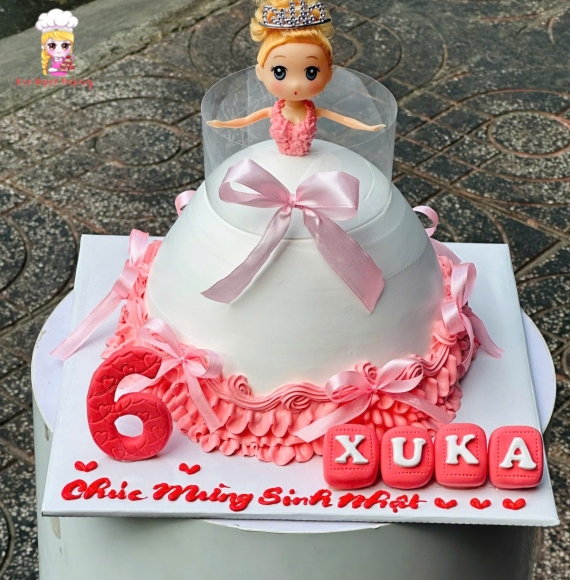 Bánh kem tạo hình công chúa tặng các bé gái 