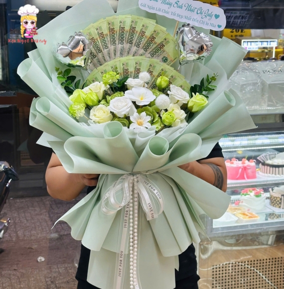Hoa sáp mix với hoa tiền 100k tone xanh lá cây tặng sinh nhật 