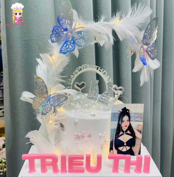 Bánh kem sinh nhật tone trắng siêu sang tặng bạn nữ 