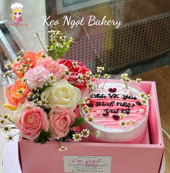 Combo bánh kem kèm hoa sáp siêu đỉnh siêu hot 