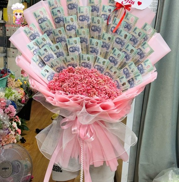 Hoa tiền 500k mix với hoa sáp tone hồng siêu hot 