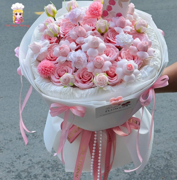 Bó hoa sáp tone hồng mẫu hot trend tik tok hiện nay 