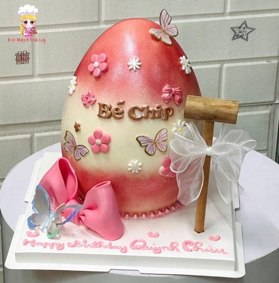 Mẫu bánh trứng đập tone hồng dành cho bé gái 