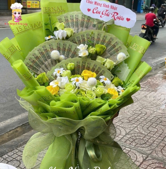 Bó hoa tiền tờ 100k tạo hình cánh quạt đẹp hot 