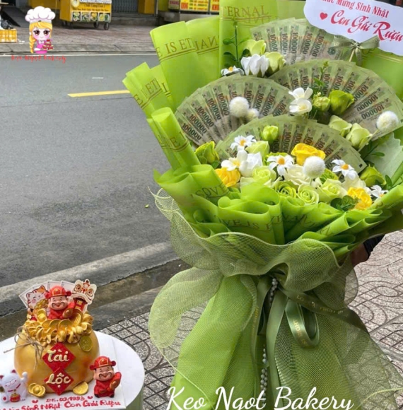 Combo bánh kem và hoa tiền tặng con gái yêu 