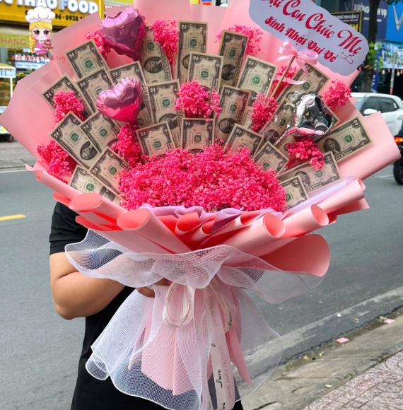 Bó hoa tiền tờ tiền đô siêu hot tặng mẹ yêu 