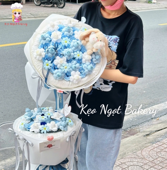 Bó hoa sáp tặng 20/10 hot tại TPHCM tone màu xanh dương siêu hot 