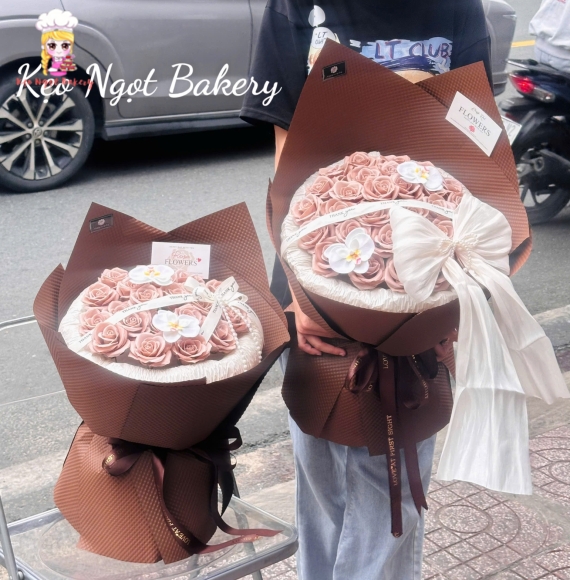 Bó hoa sáp tone nâu hot hiện nay 