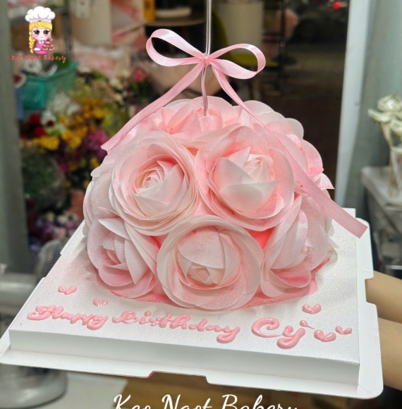 Bánh kem tone hồng hoa giấy gạo hot