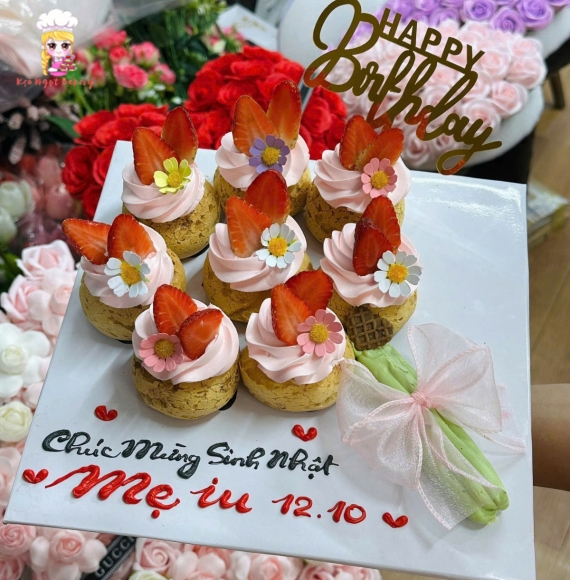 Bánh su dai tạo hình bó hoa hồng