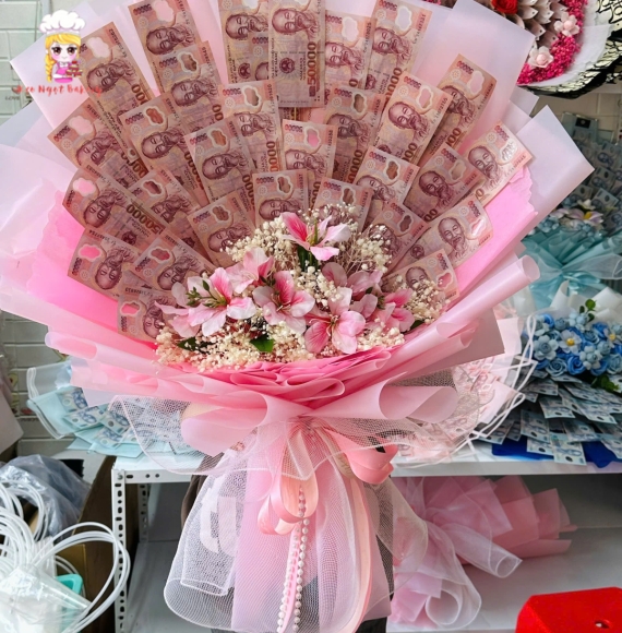 Bó hoa tiền tờ 50k kết hợp mẫu hoa sáp tone hồng  đẹp 