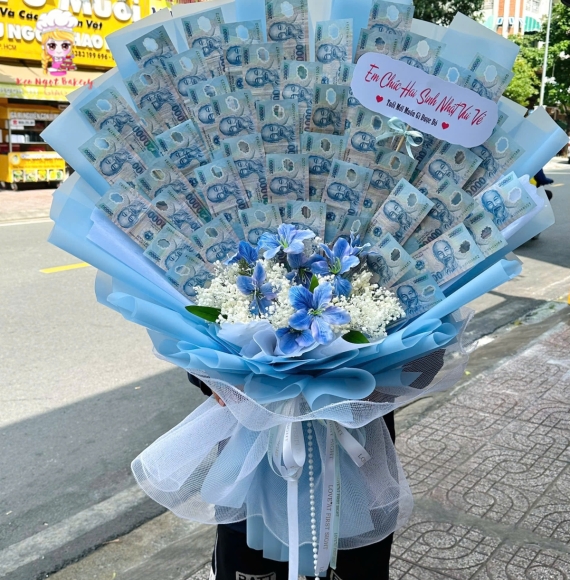 Bó hoa tiền tờ 20k siêu khổng lồ hot 