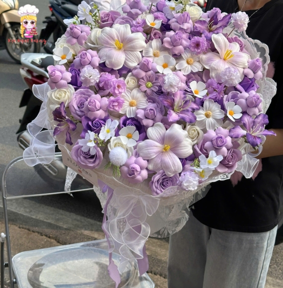 Bó hoa sáp tone tím pastel đẹp siêu hot năm nay 