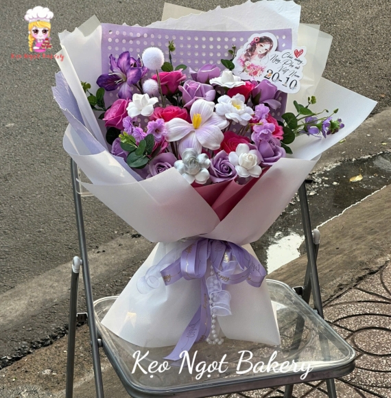 Bó hoa sáp tone tím tặng 20/10 cho mẹ yêu 
