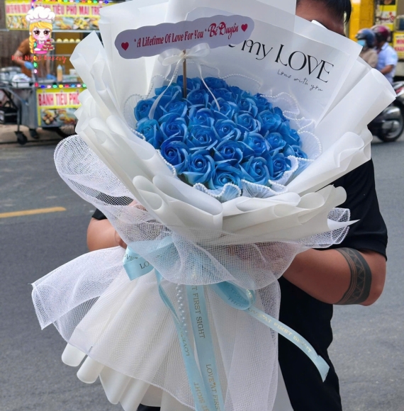 Mẫu hoa sáp đẹp tone xanh dương hot 