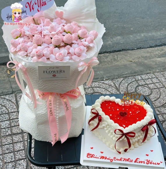 Combo hoa sáp tone hồng kèm bánh kem tone đỏ màu đẹp siêu hot 