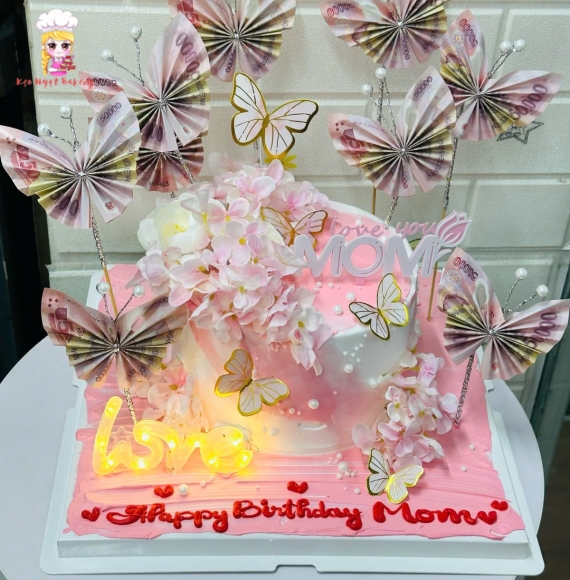 Bánh kem trang trí theo yêu cầu tặng mẹ 