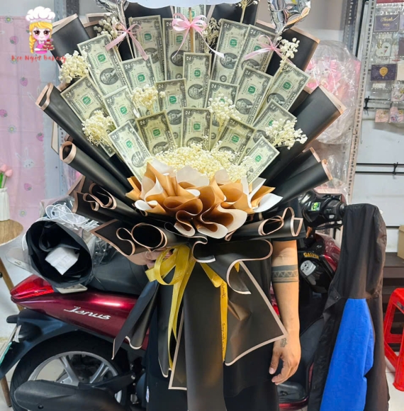 Bó hoa tiền đô siêu hot cho khách nước ngoài 