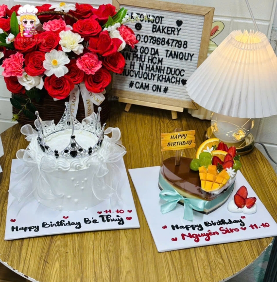 Mẫu bánh kem kim tuyến kết hợp với rau câu