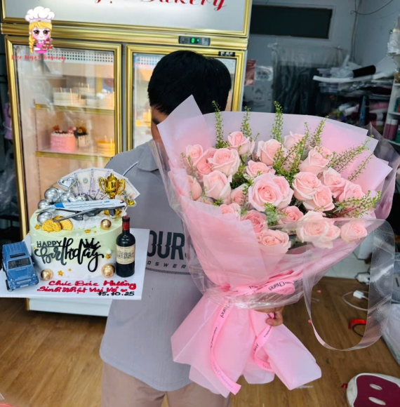 Mẫu bánh kem và hoa sáp siêu hot năm 2025 tặng anh yêu 