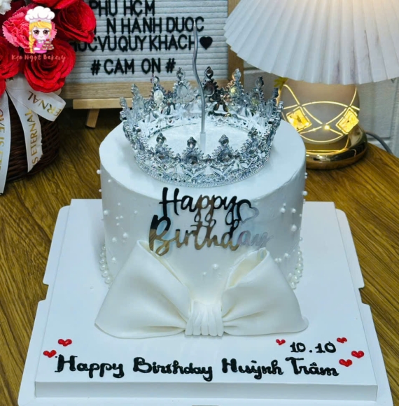 Bánh kem kim tuyến hot trend tại Kẹo Ngọt