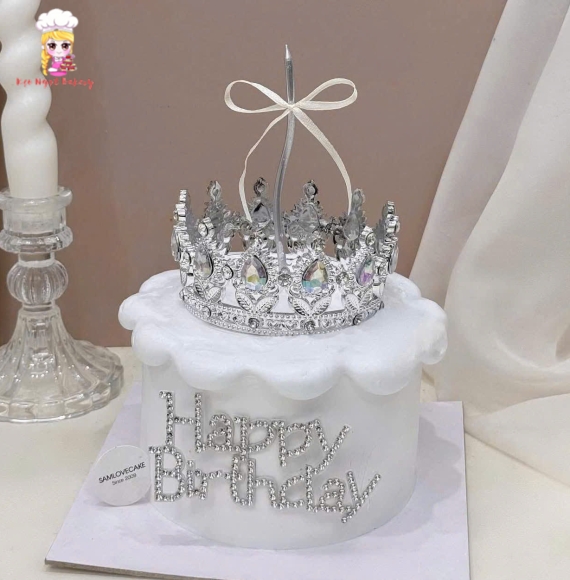 Bánh kem kim tuyến hot trend tại Kẹo Ngọt sang trọng