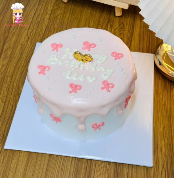 Bánh sinh nhật tone hồng