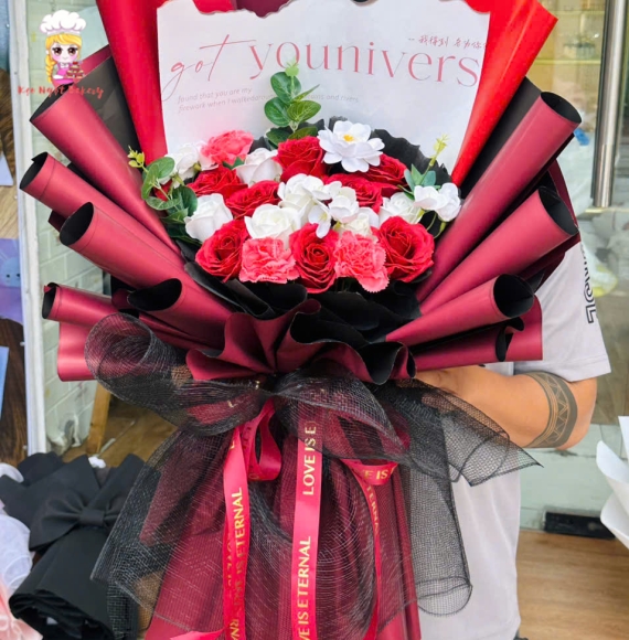 Bó hoa sáp tone đỏ cao cấp