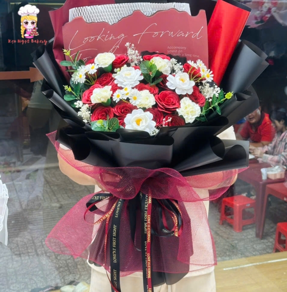 Mẫu hoa sáp  tặng 20/10 tone đỏ đen