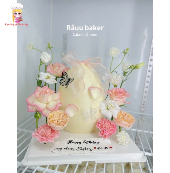 Mẫu bánh đập trứng hot kèm hoa tươi