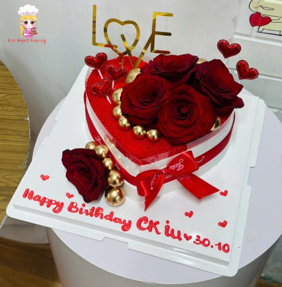 Bánh kem mẫu trái tim kèm hoa tươi