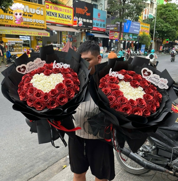 Hoa sáp trang trí trái tim trắng màu hồng tặng người yêu