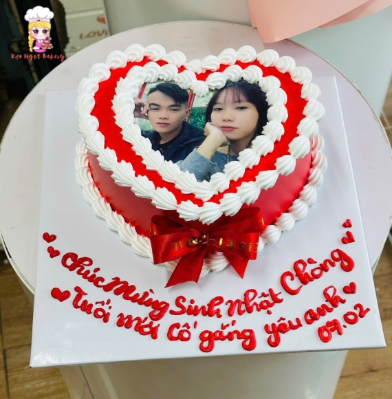 bánh kem làm theo yêu cầu cho cặp đôi 
