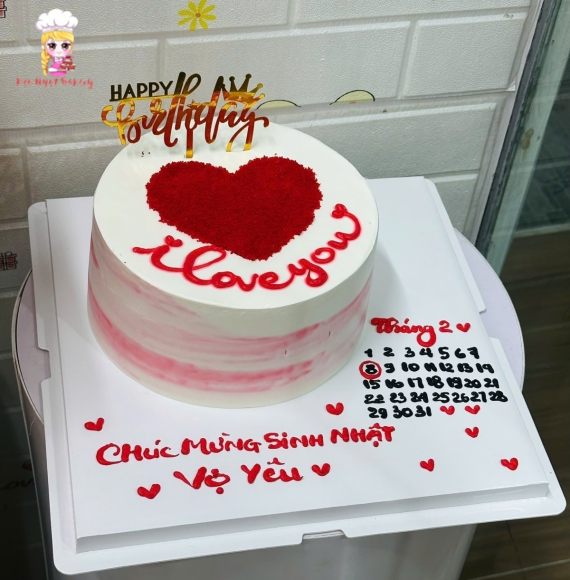 bánh kem trang trí trái tim ở giữa tặng người yêu