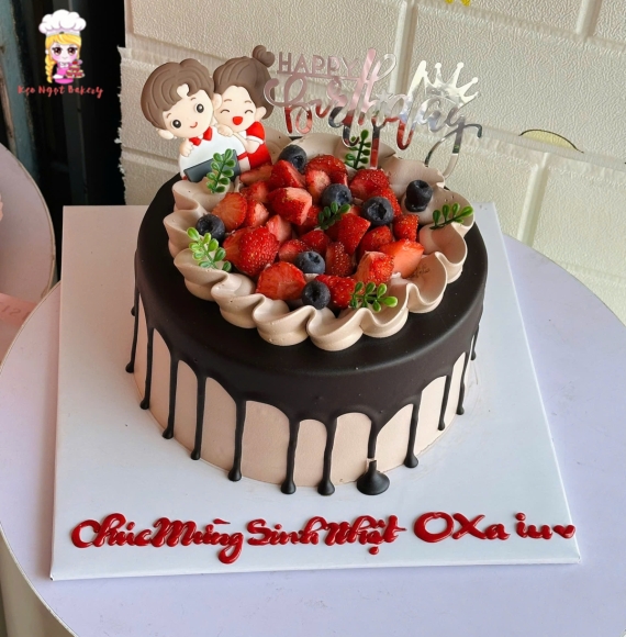 Bánh kem socola kèm dâu tây tặng phái nữ