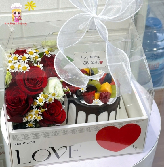 combo hoa sáp và bánh kem dành tặng bạn gái