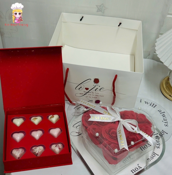 Combo hoa sáp và socola siêu hot dịp Valentine