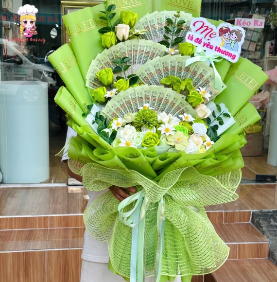 Bó hoa 100k làm 3 tầng tặng vợ yêu 