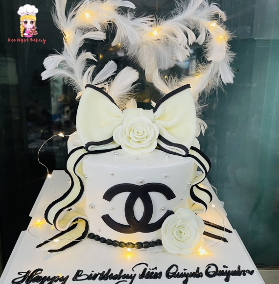 Bánh kem mẫu chanel trắng mẫu 02