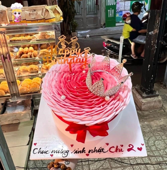 Bánh kem mẫu hoa Hồng vương miện 02