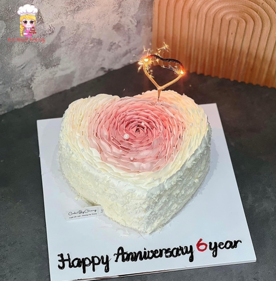 Mẫu bánh tim hoa Hồng kỉ niệm